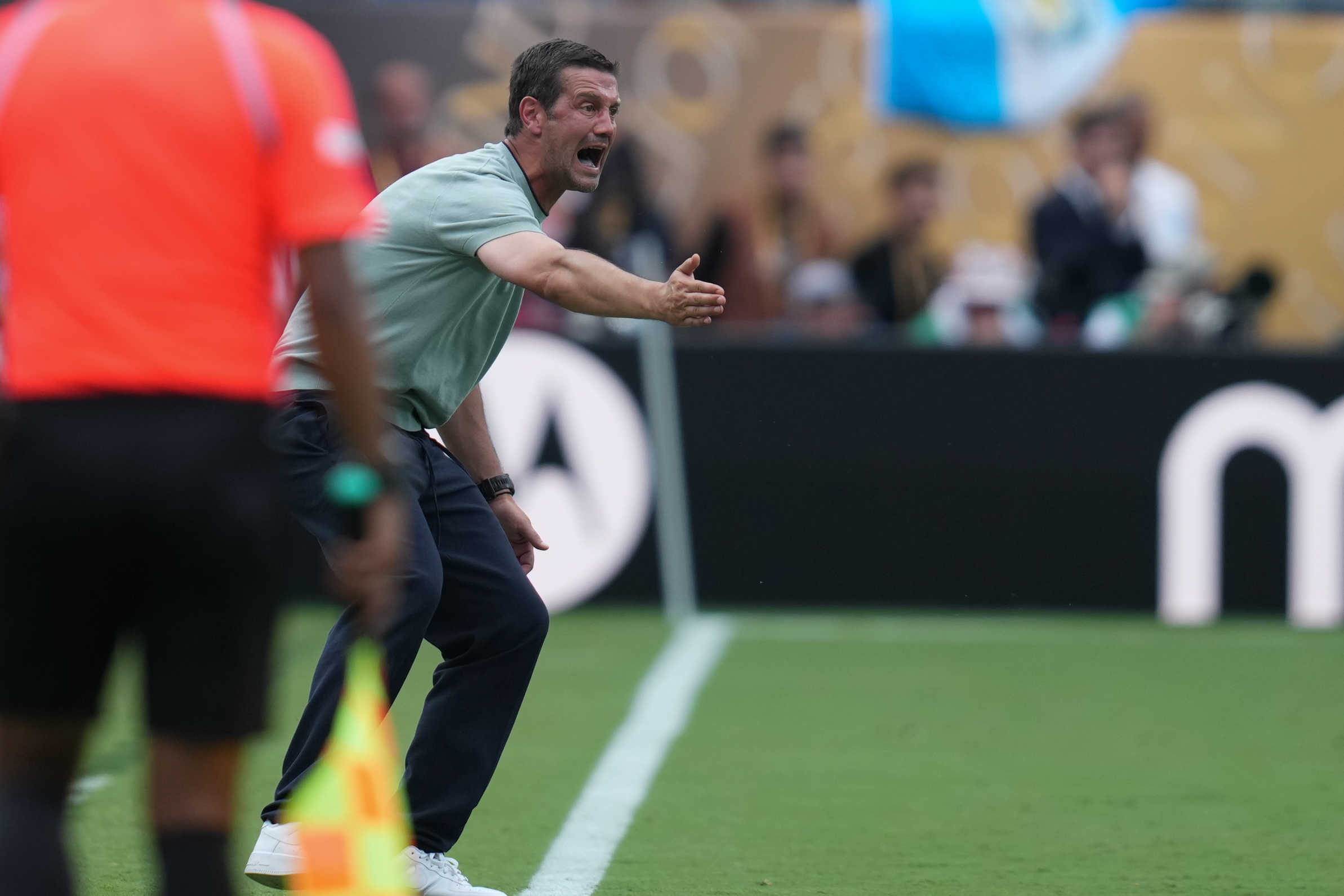 PG电子入口 -赛地聚焦：世俱杯集结日热度飙升，意大利国家队绝杀压哨，目标明确，年轻球员获得机会的简单介绍