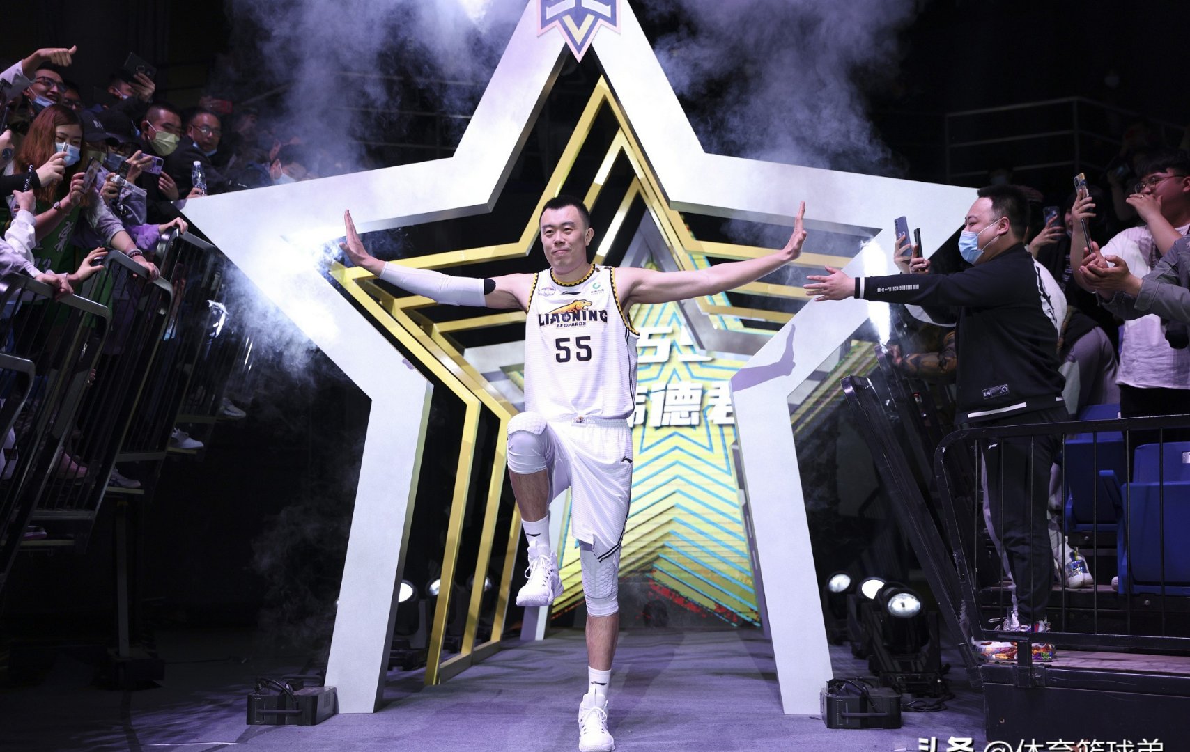 PG电子官网 -国王杯赛程吃紧;辽宁本钢冲刺阶段战术微调;震撼外界;临场指挥获称赞